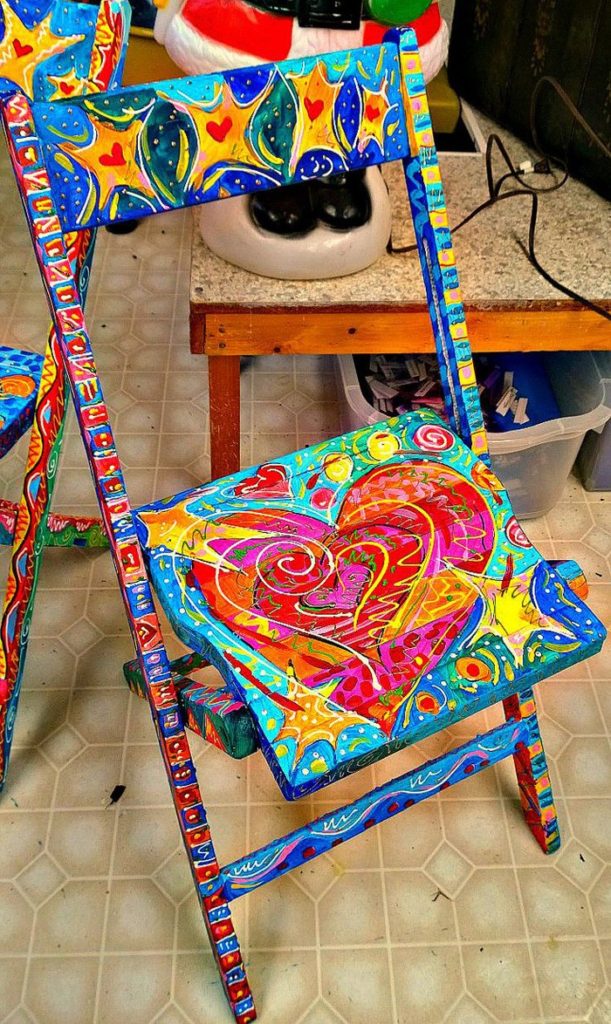 πώς να διακοσμήσετε και να βάψετε παλιές καρέκλες39