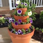 DIY πύργος λουλουδιών για τον κήπο14