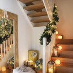 σκάλα διακοσμημένη για τα Χριστούγεννα4