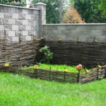 DIY εμπνεύσεις με πλεχτές βέργες για διακόσμηση κήπου (13)