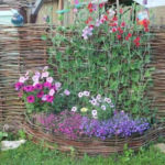 DIY εμπνεύσεις με πλεχτές βέργες για διακόσμηση κήπου (3)